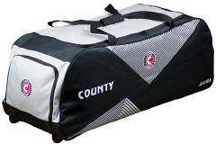 Hunts County Aura Wheelie Cricket Bag 2023